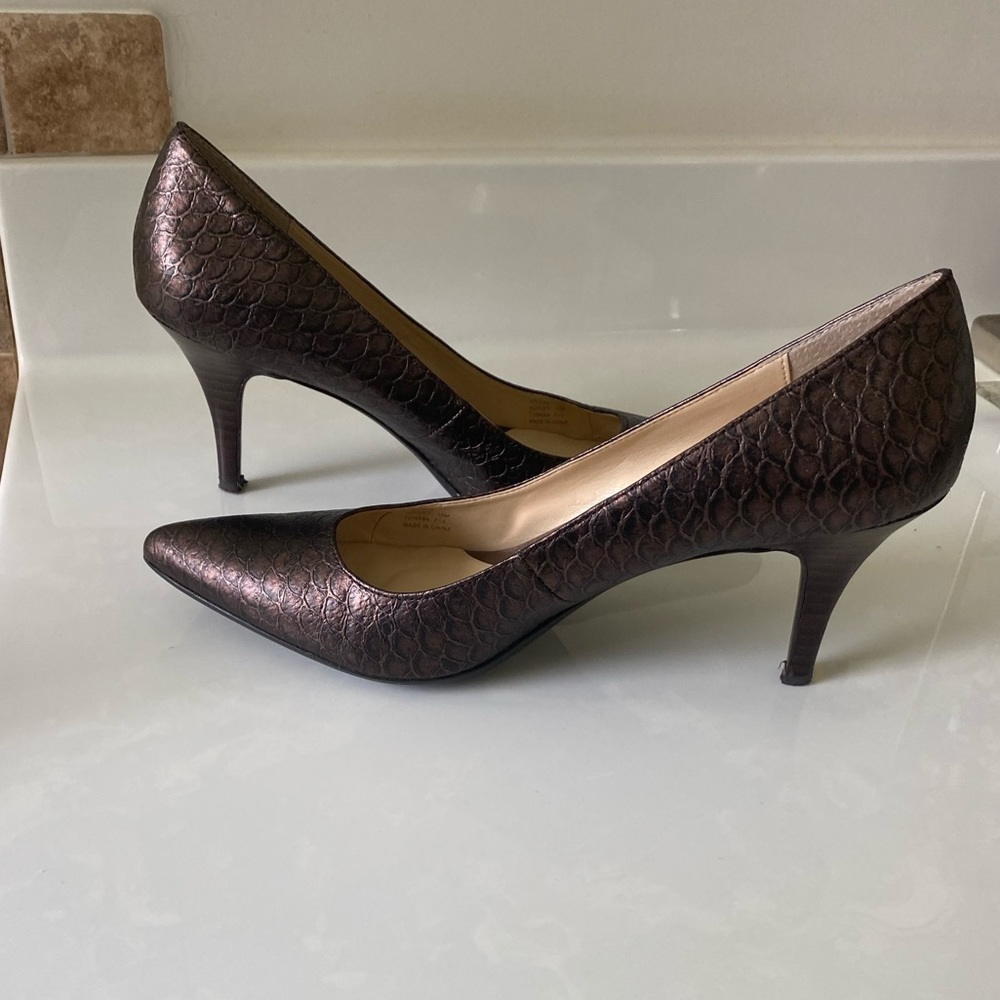 Bronze Heels - Picture 3 of 3